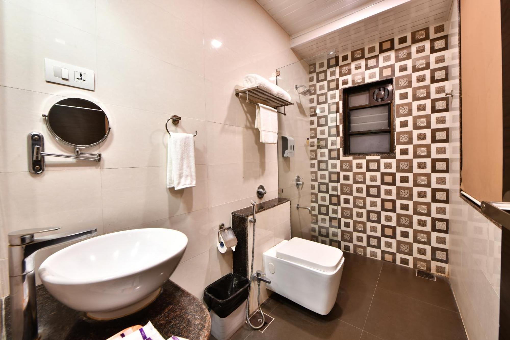 Click Hotel Sagar Plaza Chakan, Pune Exterior photo