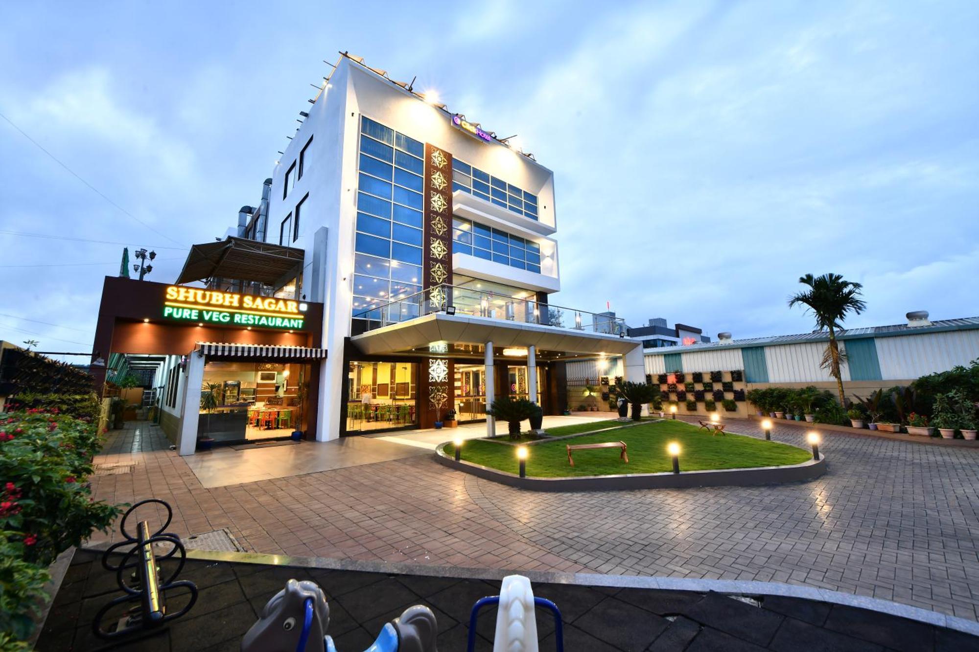 Click Hotel Sagar Plaza Chakan, Pune Exterior photo