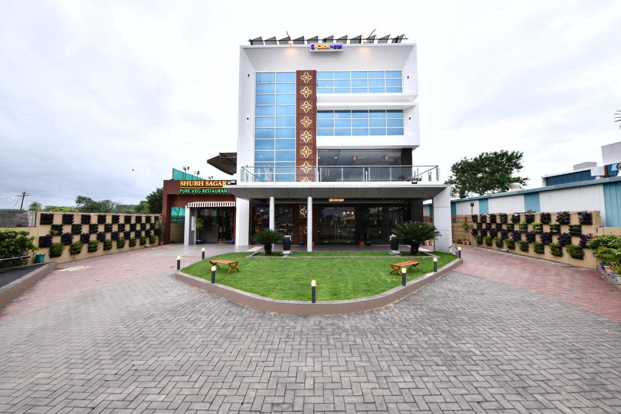 Click Hotel Sagar Plaza Chakan, Pune Exterior photo