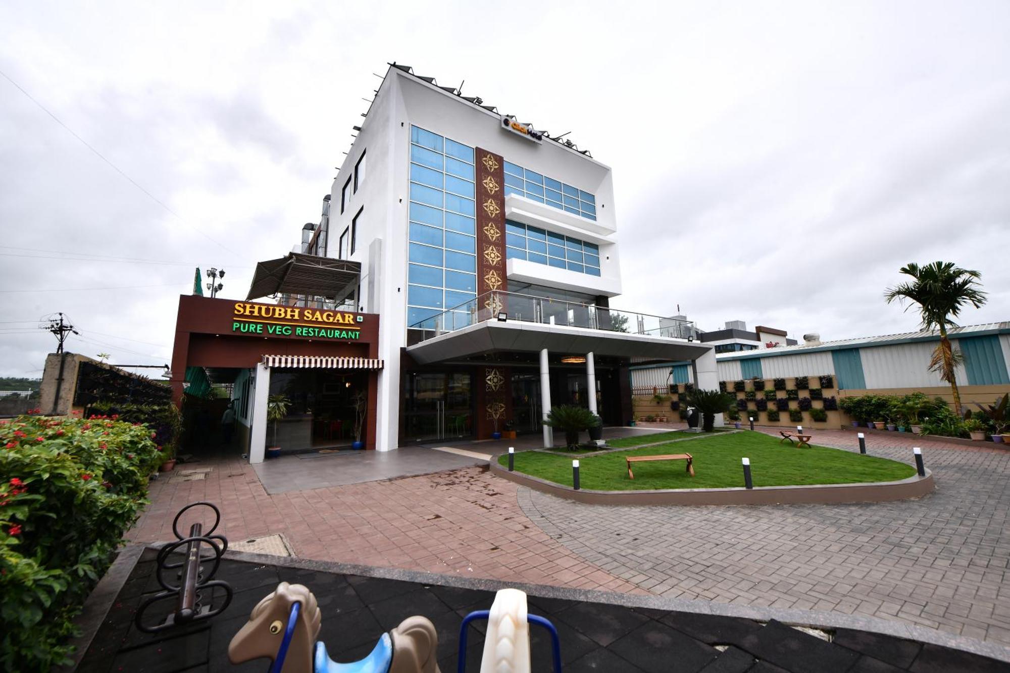 Click Hotel Sagar Plaza Chakan, Pune Exterior photo