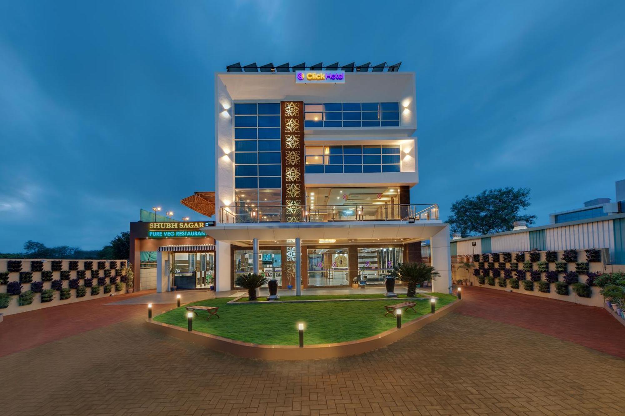 Click Hotel Sagar Plaza Chakan, Pune Exterior photo